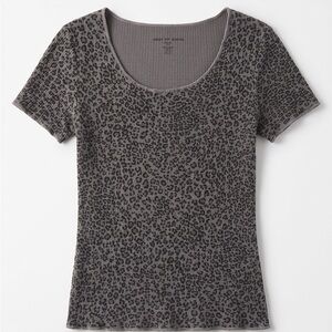 Brandy Melville Black Patterned Short Sleeve Top